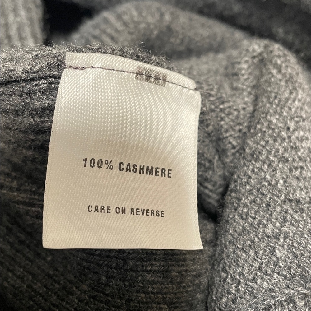 St. John Cashmere Fur Trim  knit sweater  Arctic Fox Fur - Picture 3 of 16